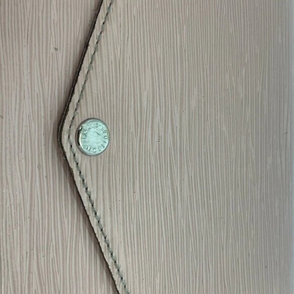 LOUIS VUITTON POCHETTE - Picture 4 of 8